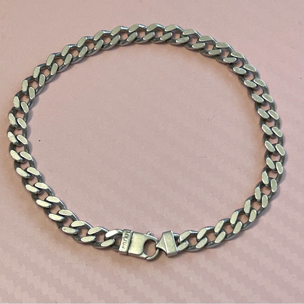 Mejuri 8 inch 925 sterling silver curb chain bracelet. Preowned
